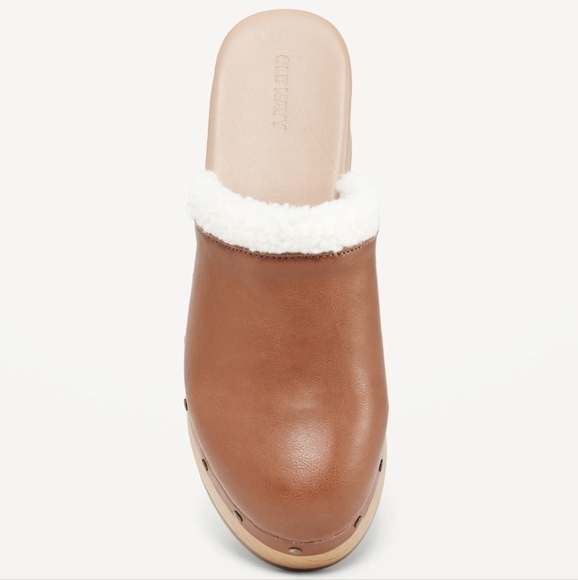 6 • Old Navy • Faux-Leather Sherpa-Lined Clogs - Picture 2 of 6